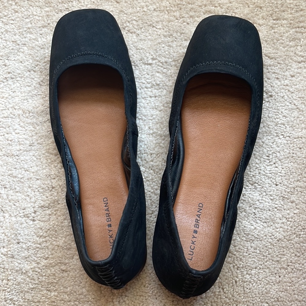 EUC LUCKY Soft buck flats